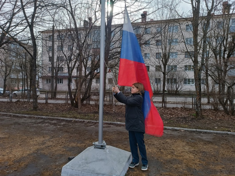Линейка дежурных классов.